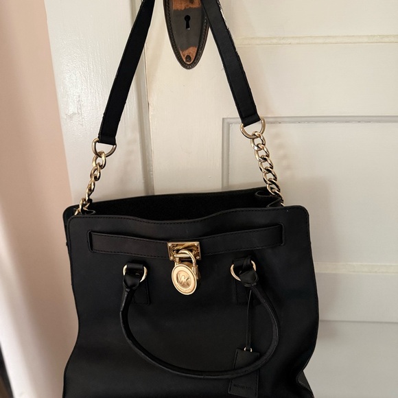 MK Michael Kors Black Handbag - Picture 1 of 4